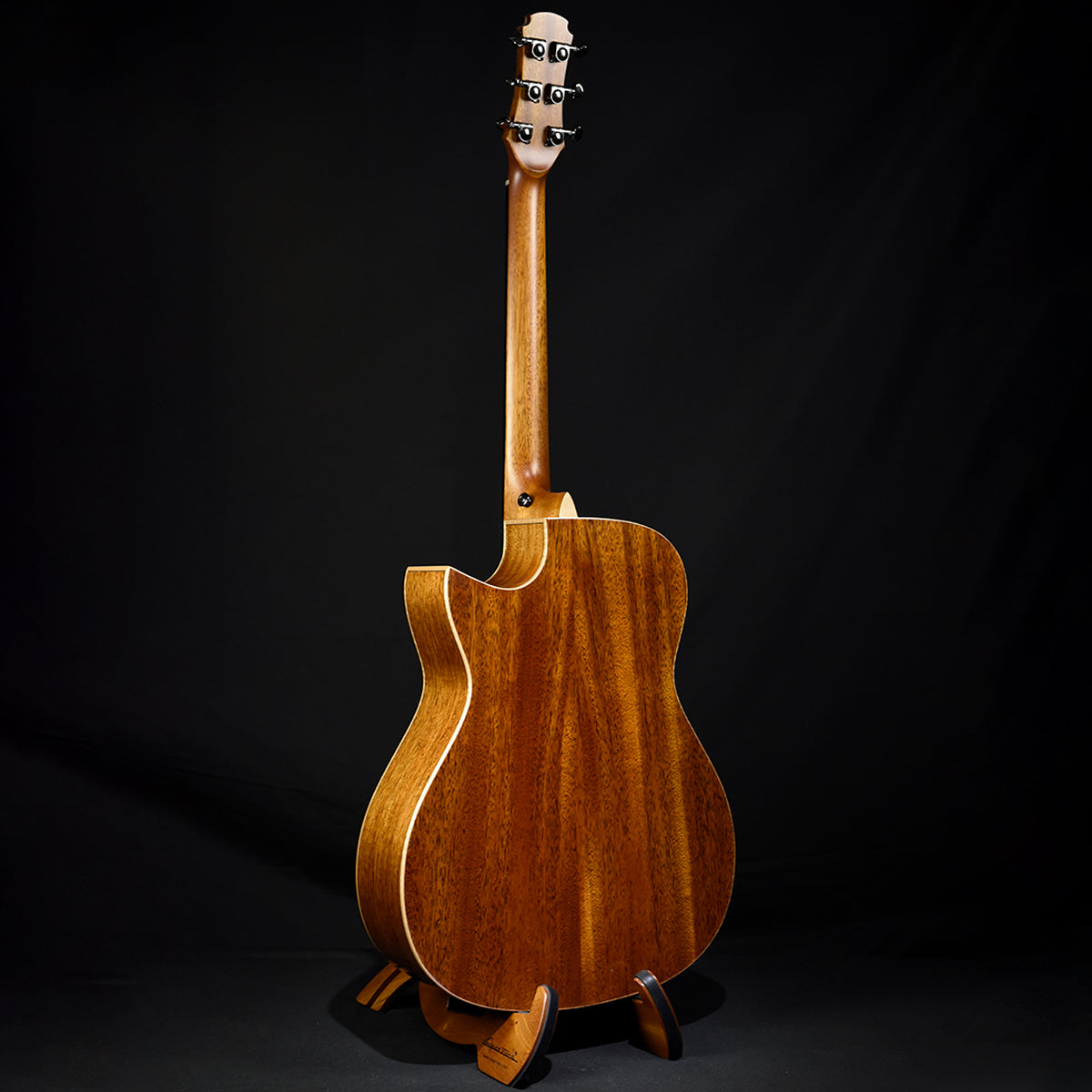 Black Label | Deep OM Red Cedar African Mahogany Fan Fret